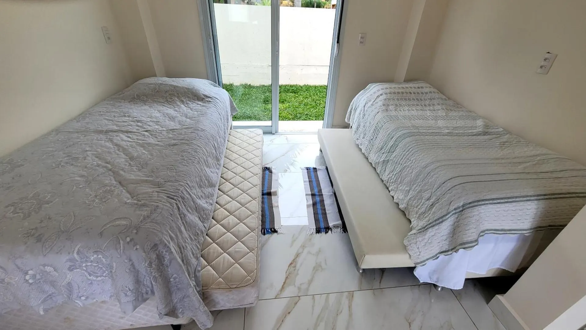 Casa Amarela - A 100 Metros Da Praia Florianópolis Privat bolig